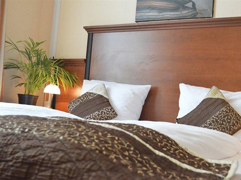 City Hotel West Frankfurt am Main Bagian luar foto