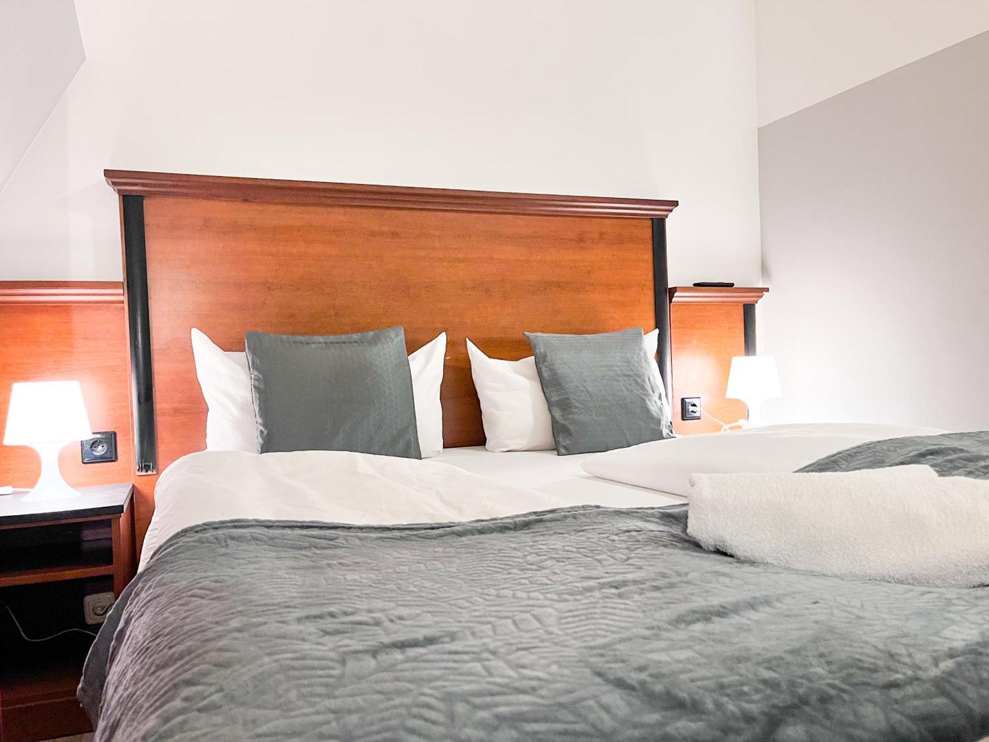 City Hotel West Frankfurt am Main Bagian luar foto