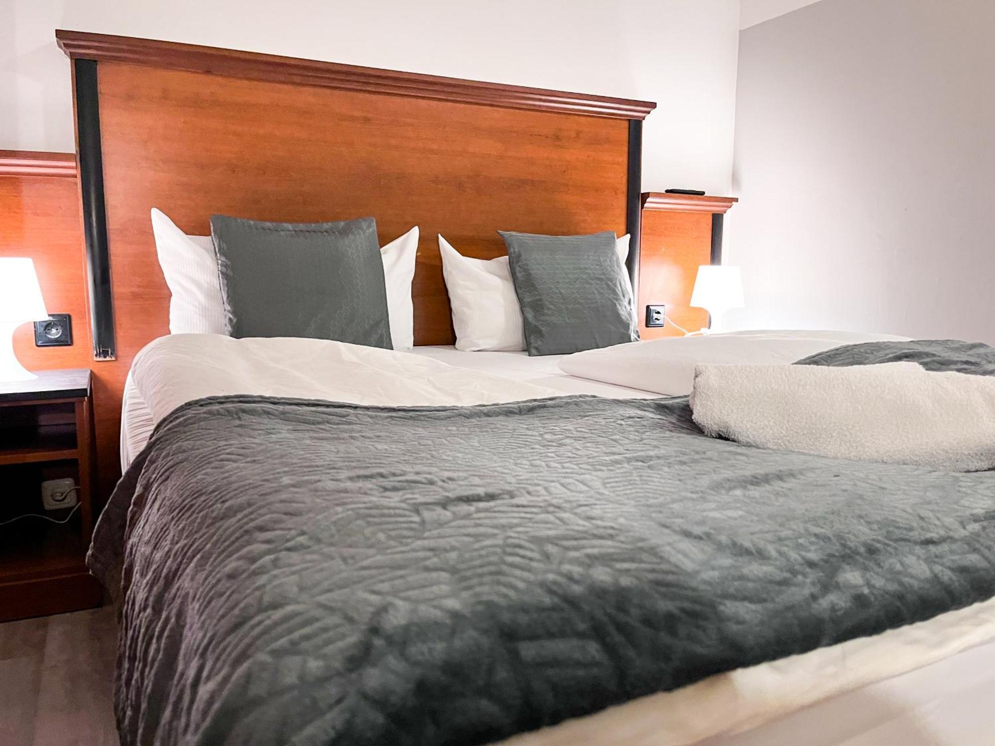 City Hotel West Frankfurt am Main Bagian luar foto