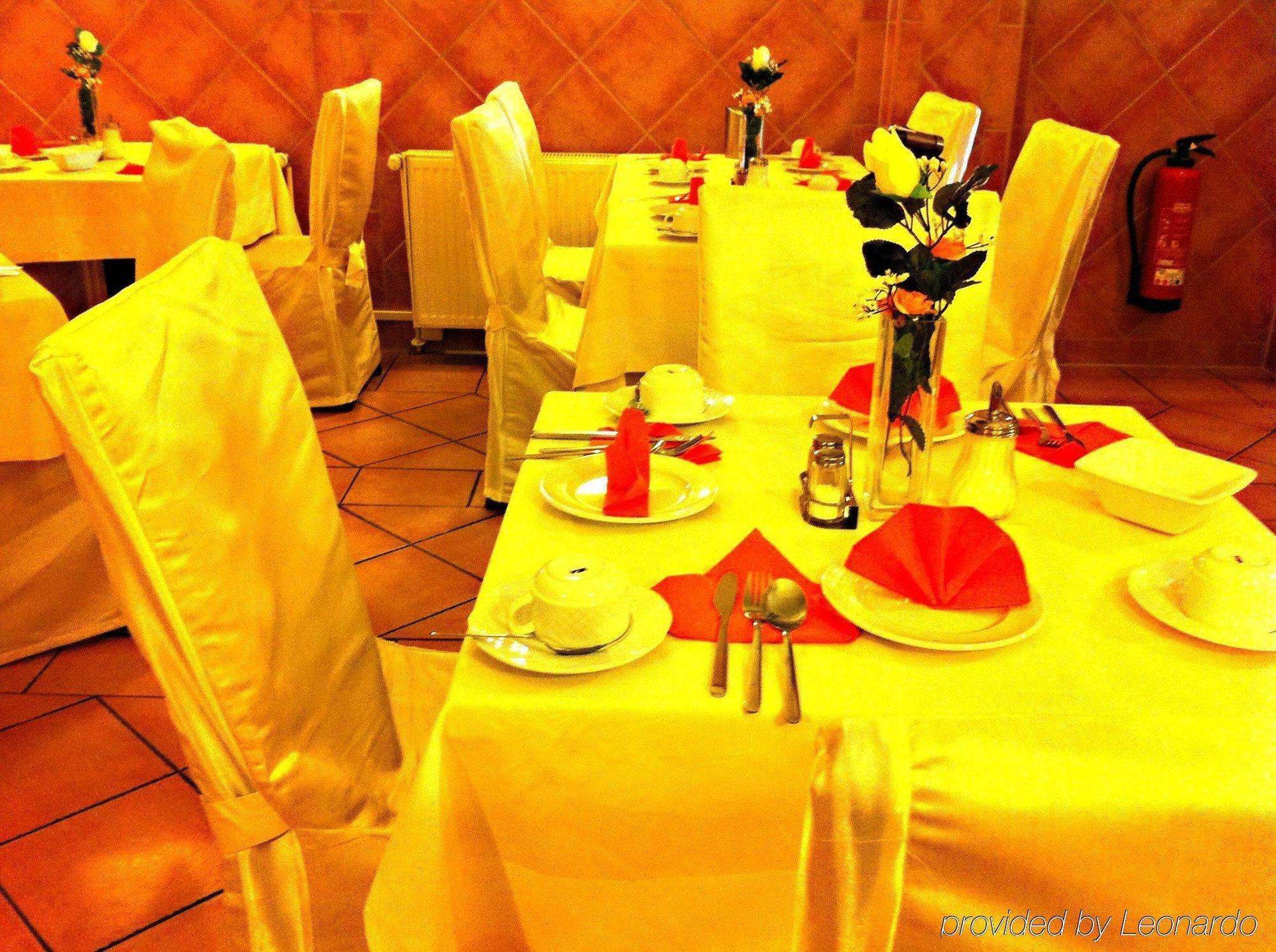 City Hotel West Frankfurt am Main Bagian luar foto